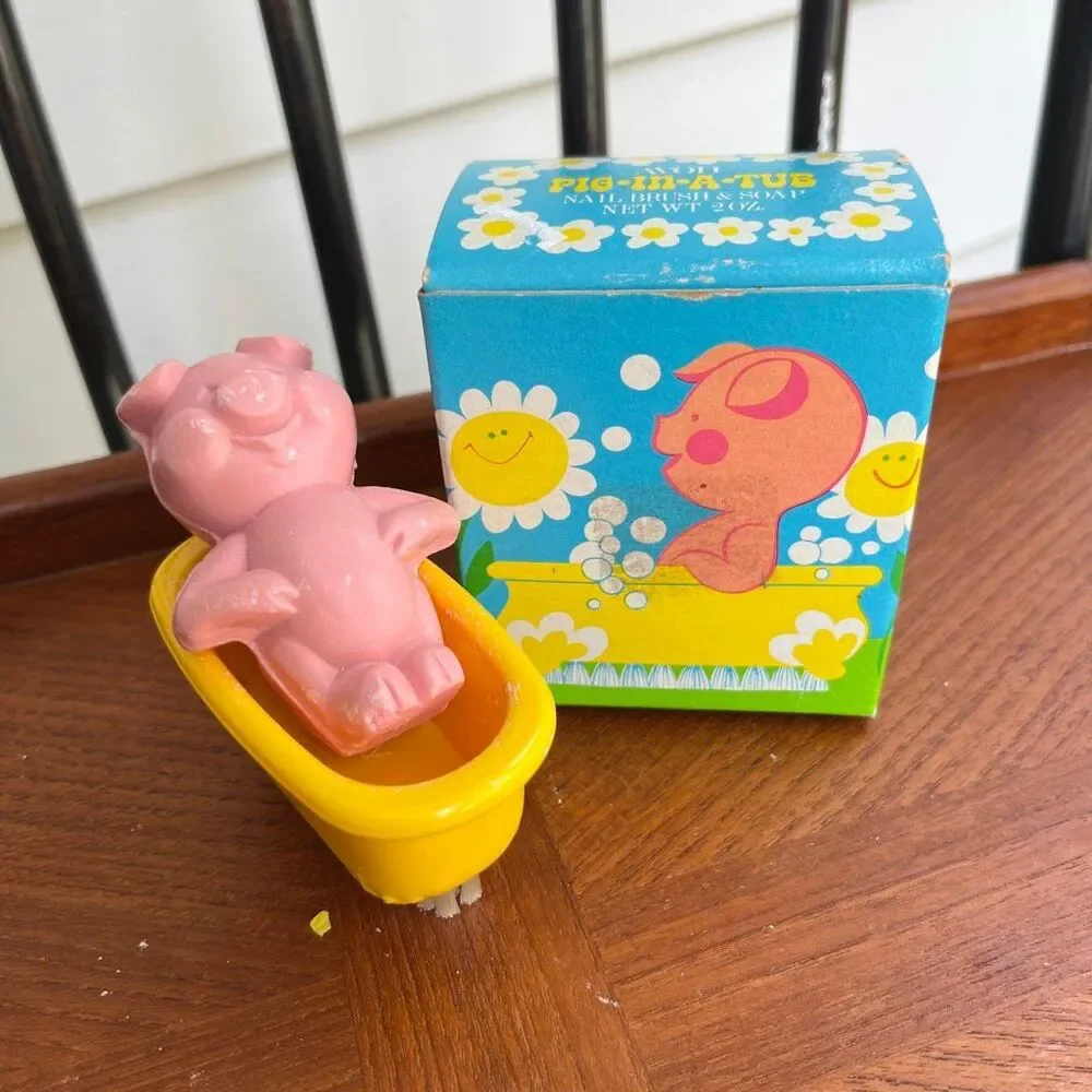 VTG Avon Pig-In-A-Tub Soap Nail Brush Gift Set Original Box 1970s